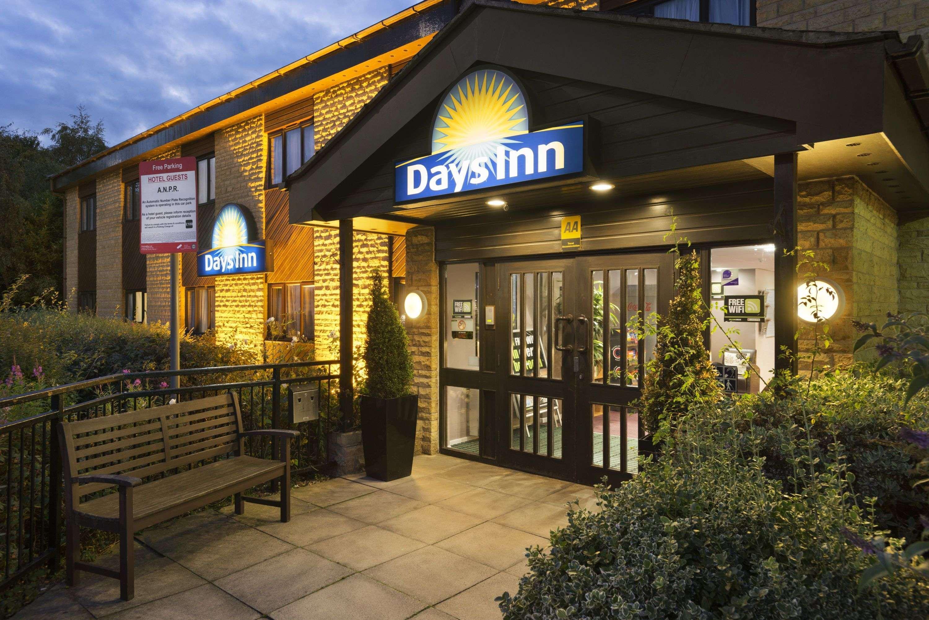 Days Inn Bradford M62 Экстерьер фото