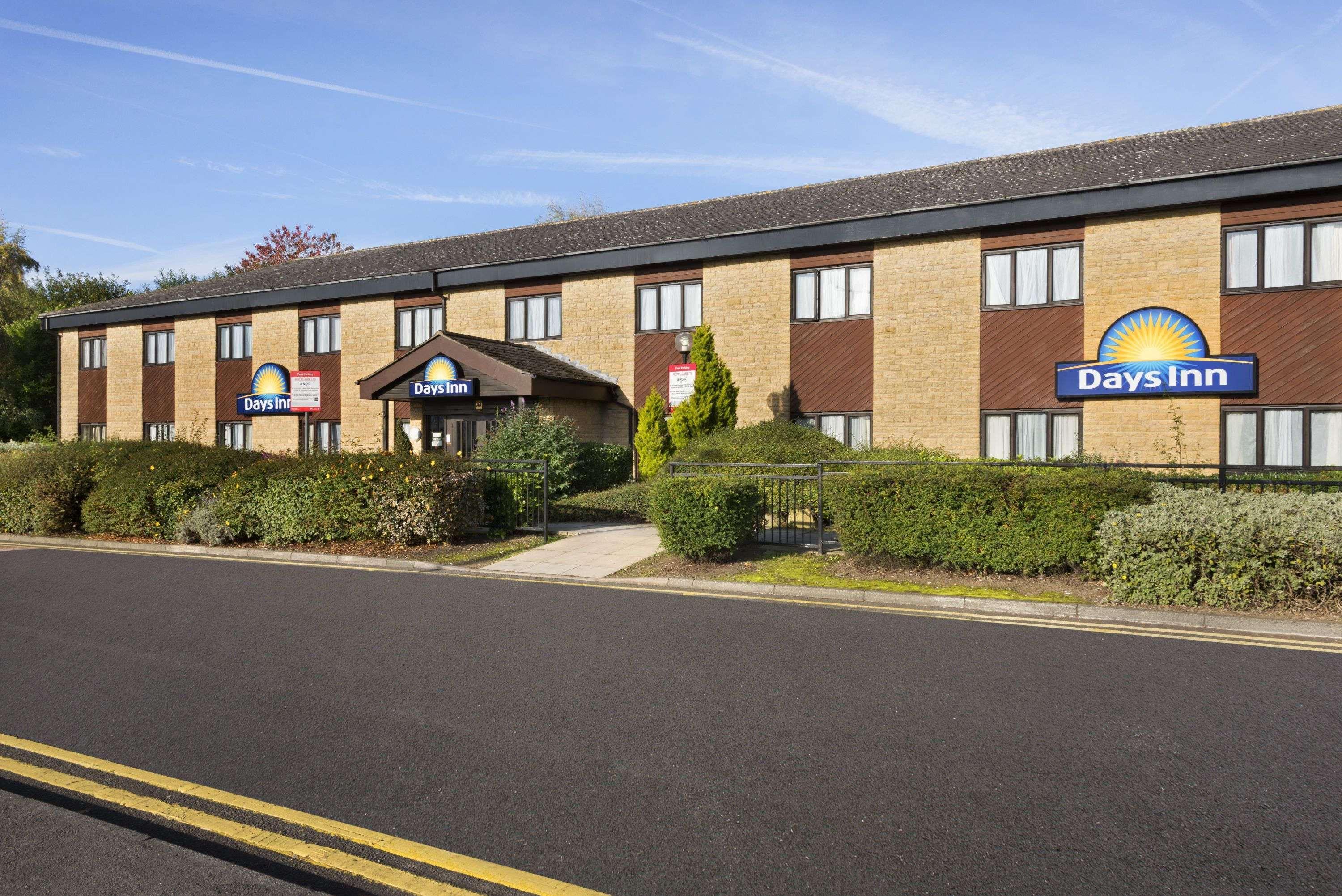 Days Inn Bradford M62 Экстерьер фото