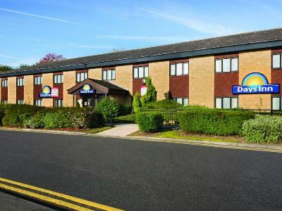 Days Inn Bradford M62 Экстерьер фото