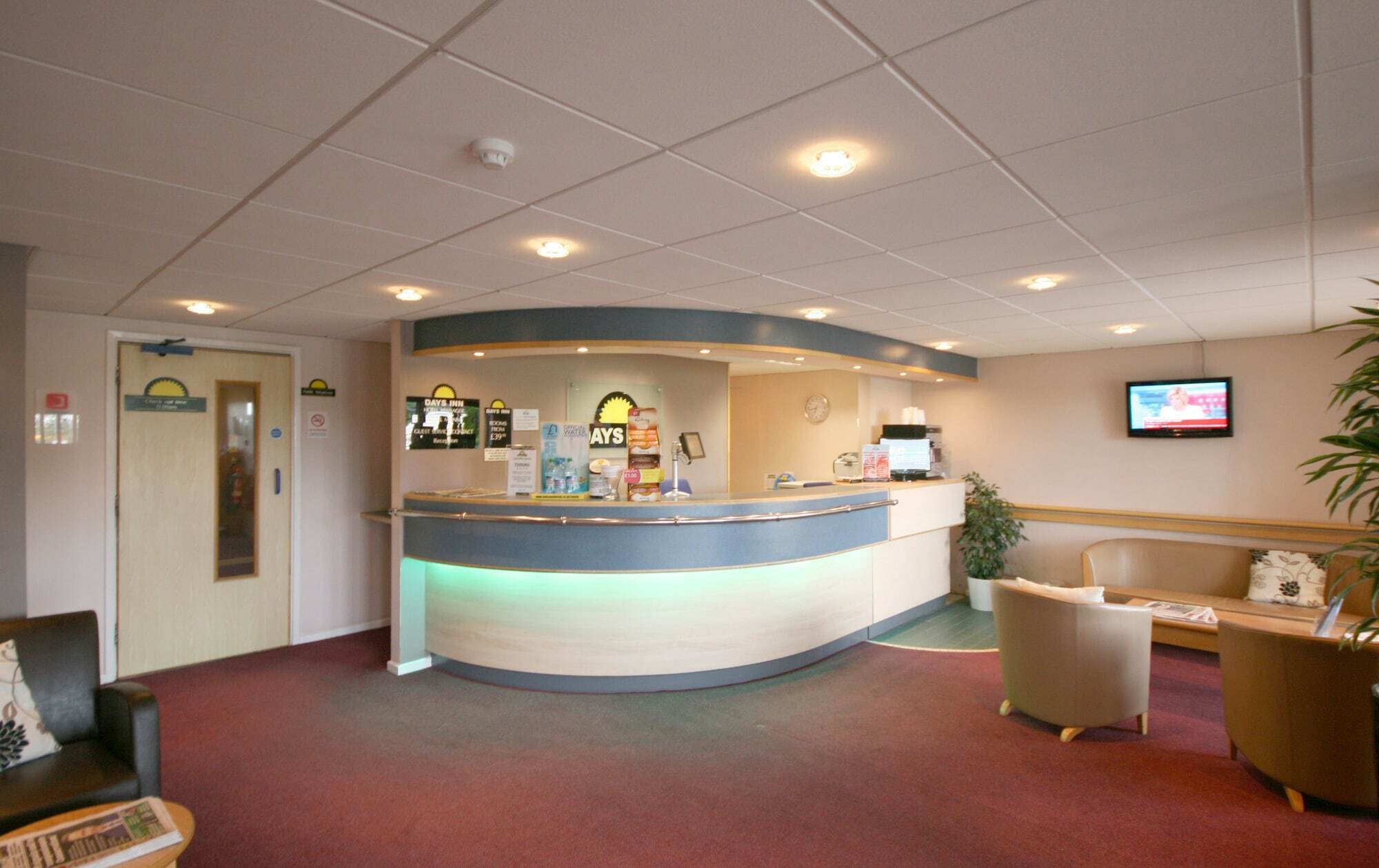 Days Inn Bradford M62 Экстерьер фото